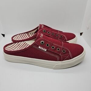 Taos EZ Soul red canvas slip on sneaker mules size 9.5